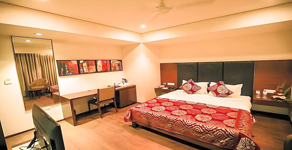 Hotel German Palace, Airport