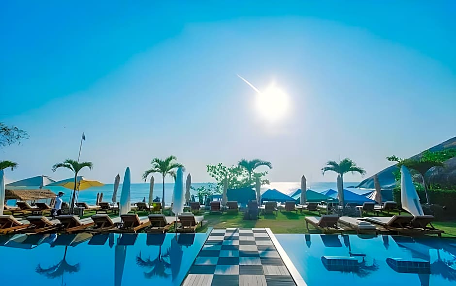 Sanae Beach Huahin