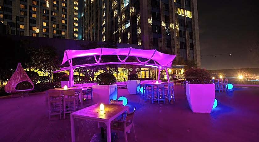 Crimson Hotel Filinvest City Manila