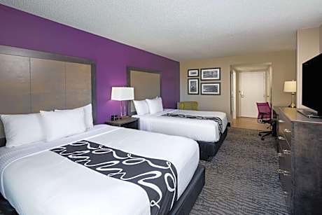 Deluxe Queen Room with Two Queen Beds - Non-Smoking