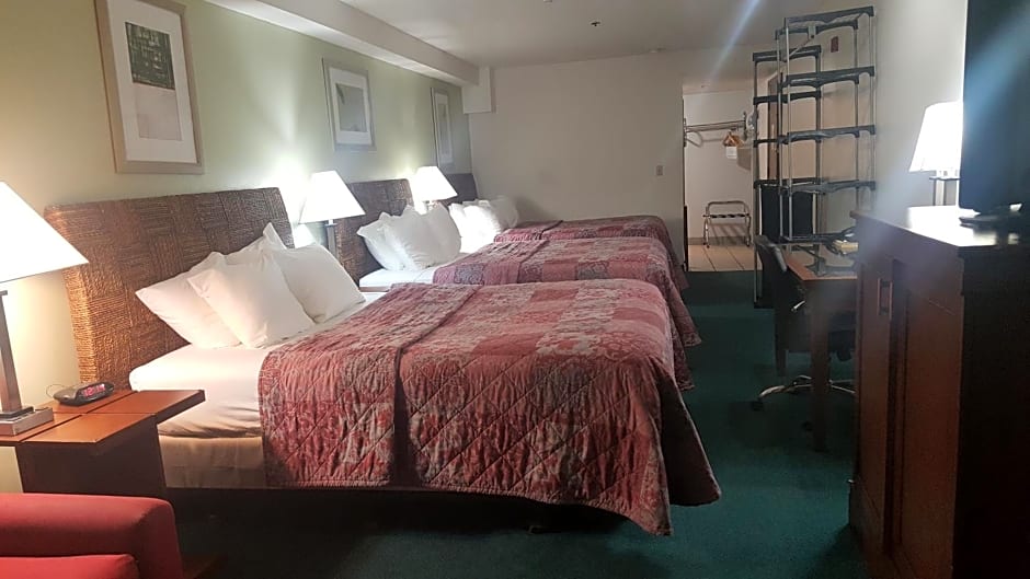 Oyster Bay Inn & Suites