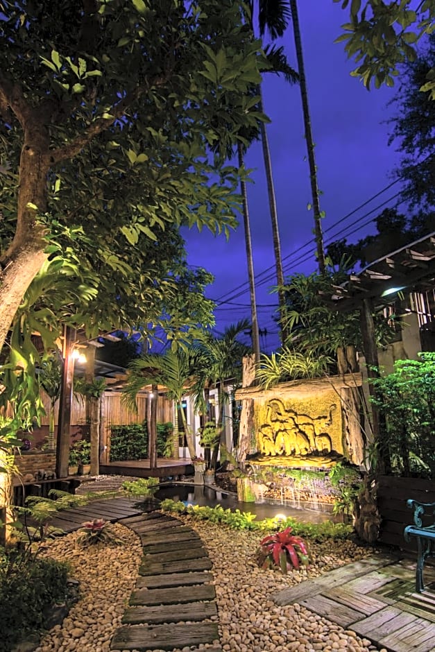 Pak Chiang Mai Guesthouse