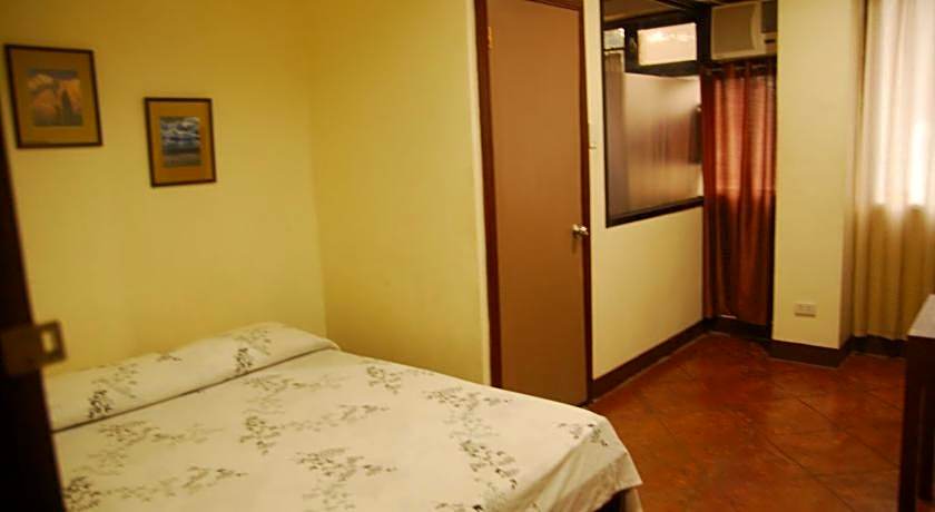 Centro Mactan Suites