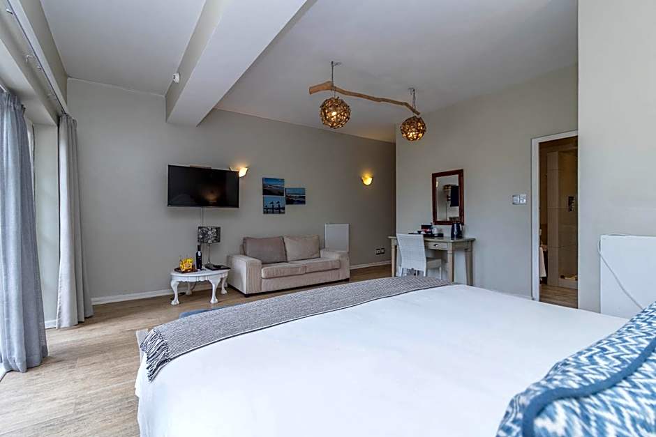 Whale Rock Luxury Lodge