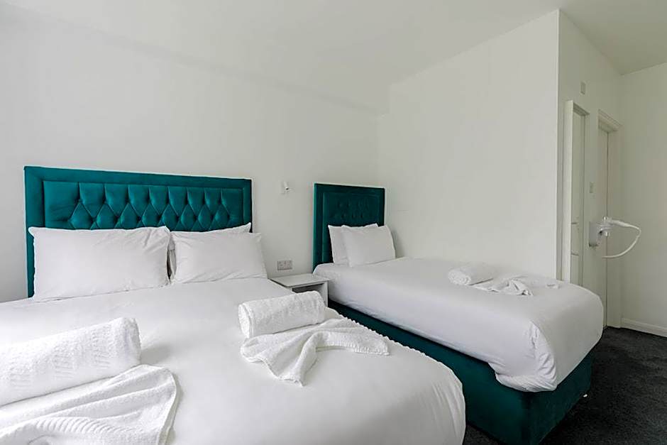 Palace Court Hotel