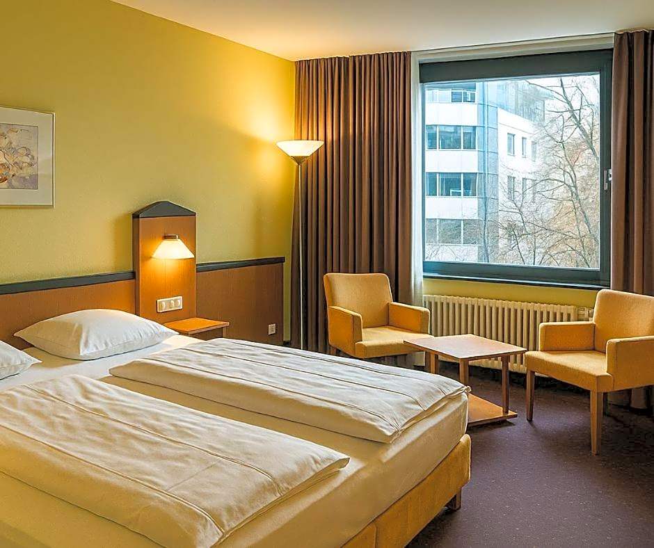 Plaza Hotel & Living Frankfurt