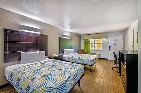 2 Queen Beds | Mobil Access Tub Nsmk Micfridg
