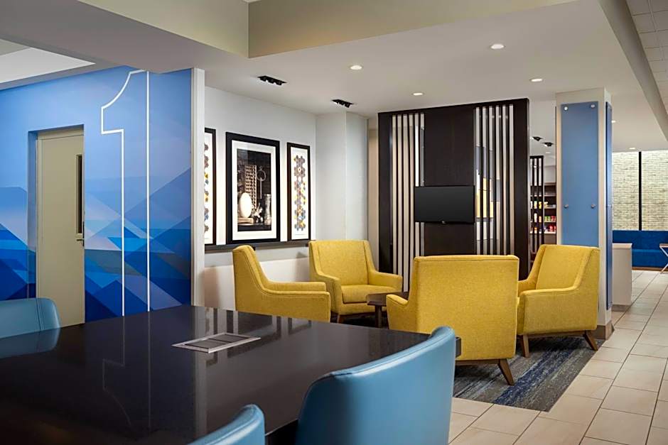 Holiday Inn Express & Suites Pittsburgh North Shore By IHG