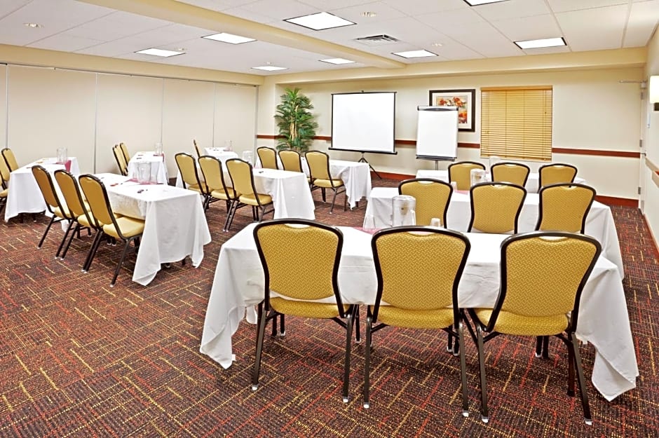 Holiday Inn Express Hotel & Suites Chehalis - Centralia By IHG