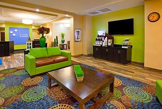Holiday Inn Express & Suites Davenport North