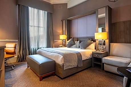 1 King Premium Jacuzzi Bath