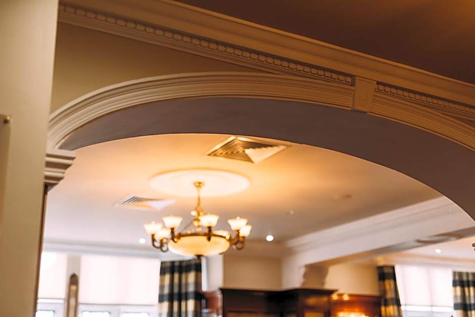 Adair Arms Hotel