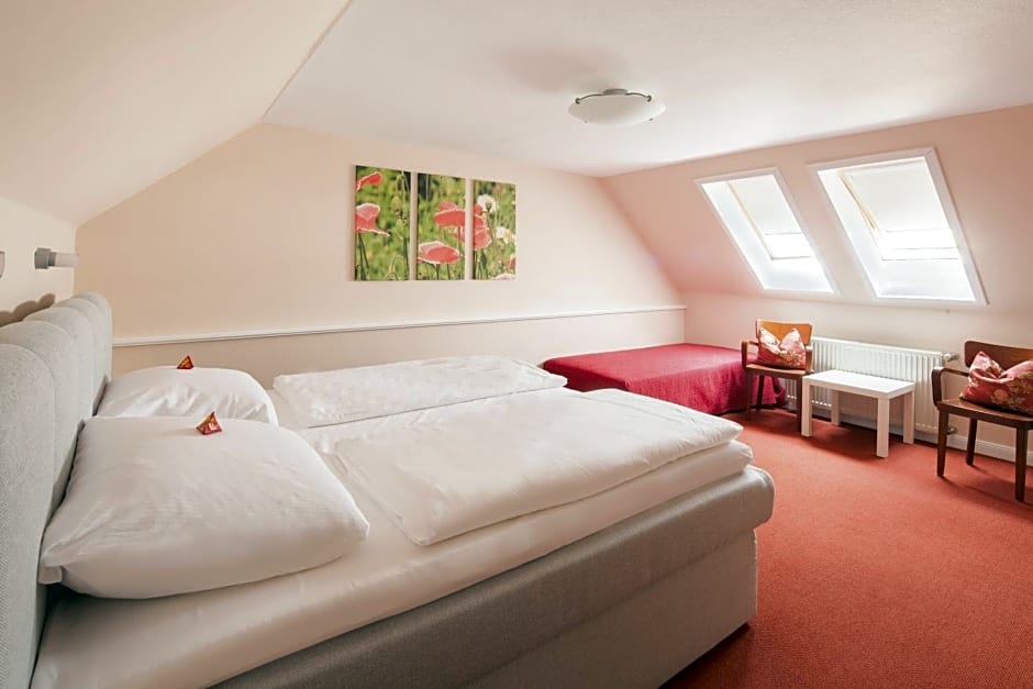 Schäfers Hotel, Self-Check-in, Cafe und Bäcker am Hotel
