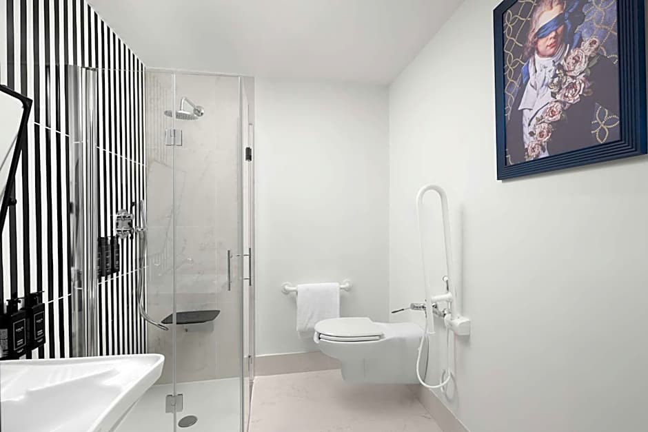 Anglo American Hotel Florence, Curio Collection by Hilton