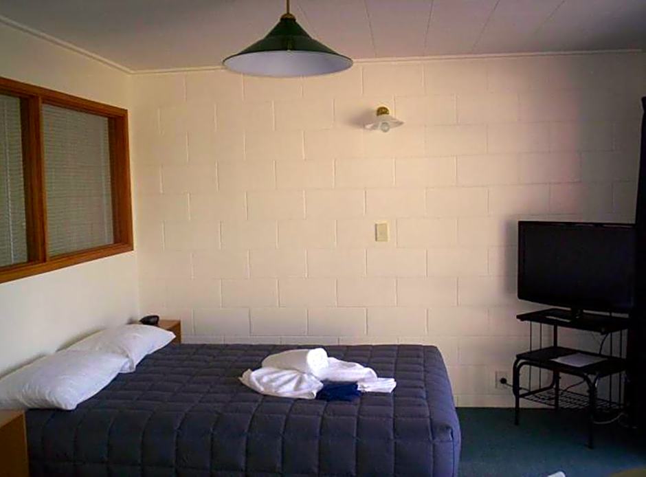 Photo 1 of 15 of 1 Bedroom Apartment