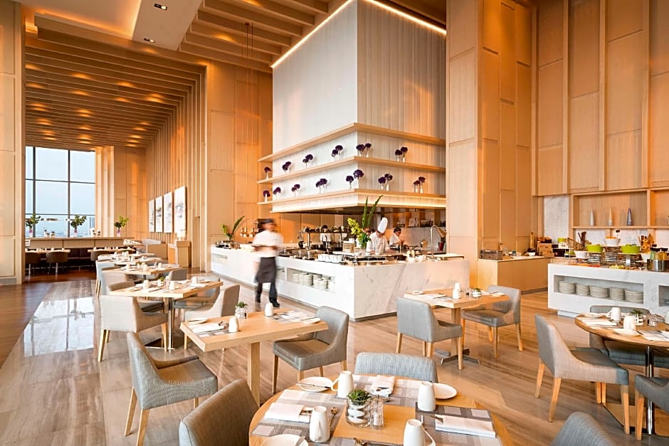 Avani Riverside Bangkok Hotel