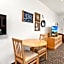 Beach House Inn & Suites