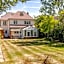 Leafy Suburban B&B