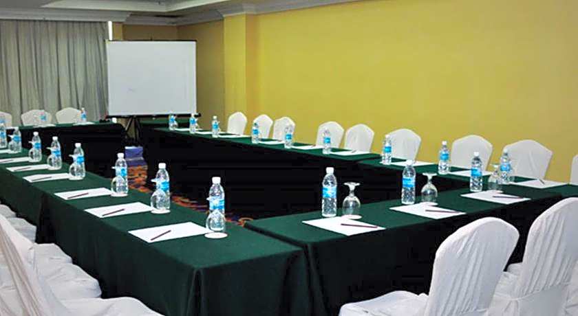 Tang Dynasty Bay Hotel Sepanggar