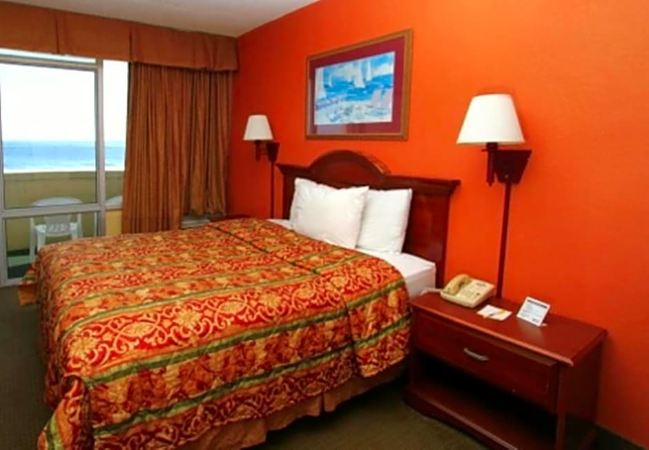 Days Inn by Wyndham Myrtle Beach-Beach Front