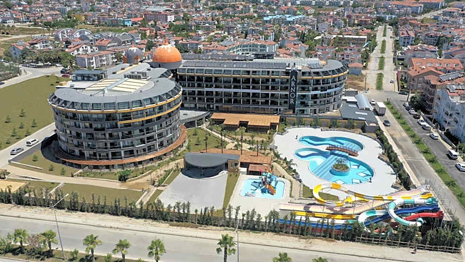 Arnor De Luxe Hotel & Spa