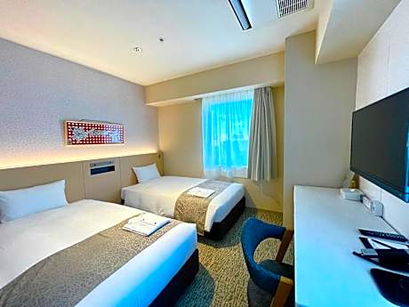 Corner Twin Room