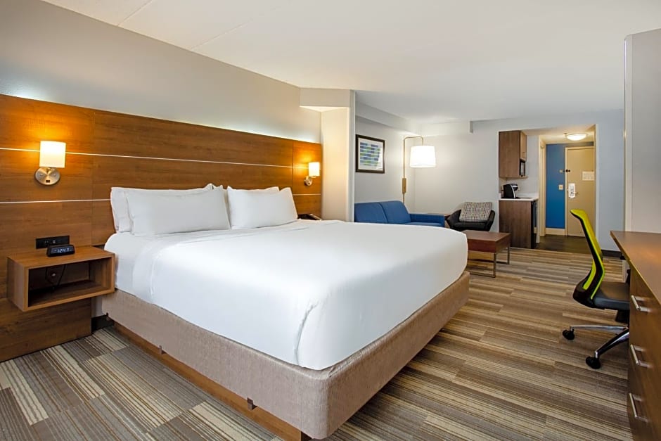 Holiday Inn Express Hotel and Suites Fort Wayne By IHG