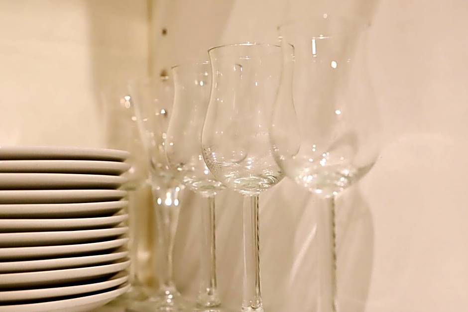 «Go West» guest rooms