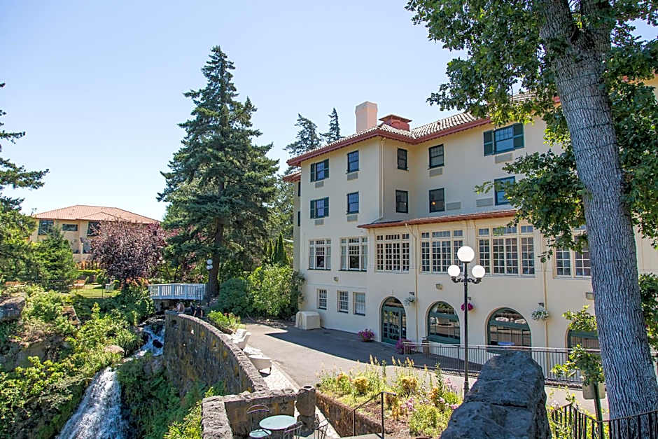 Columbia Gorge Hotel & Spa