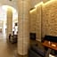 Pinegrove Hotel