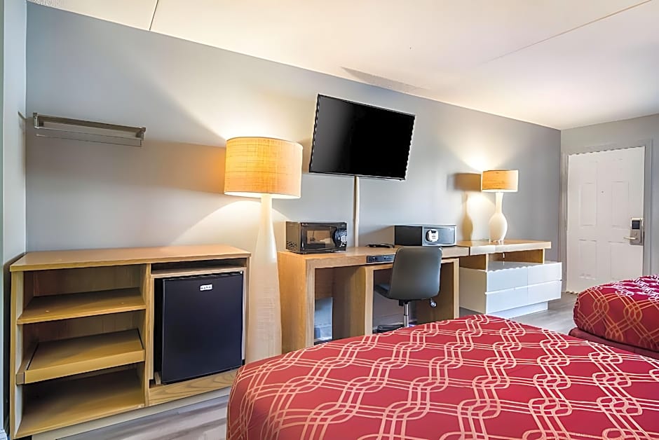 Suburban Studios Brunswick I-95