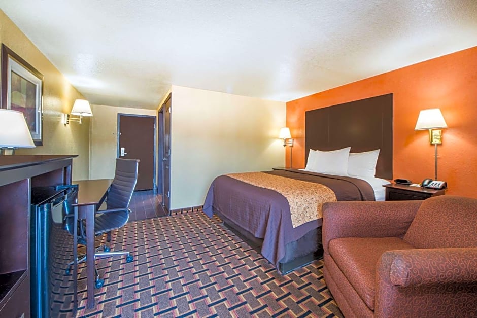 Days Inn by Wyndham Joplin