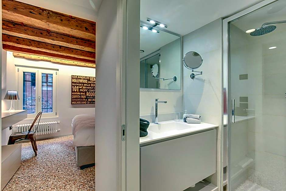 Stunning Modern Apartment in the Heart of Venice