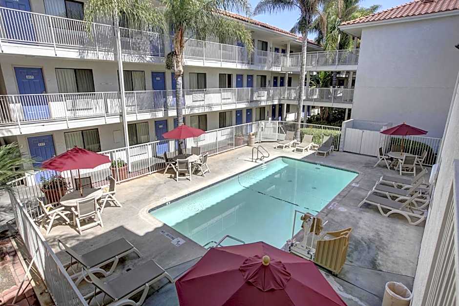 Motel 6-Bellflower, CA - Los Angeles