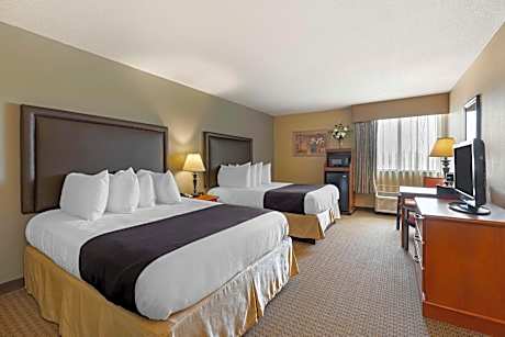 Queen Room with Two Queen Beds - Non-Smoking