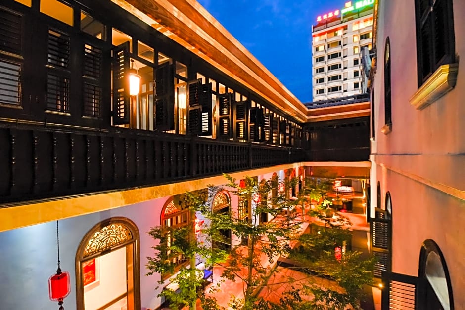 Cheong Fatt Tze - The Blue Mansion