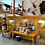 The Antler Lodge - Gardiner