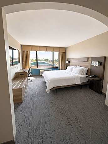 Holiday Inn Express Hotel & Suites Tipp City By IHG