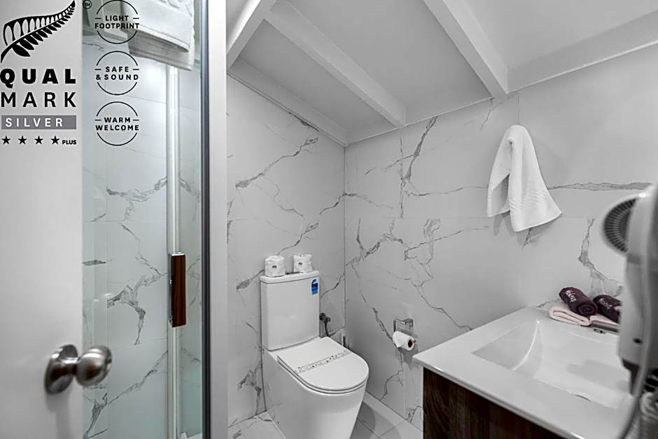 Colonial Village Motel