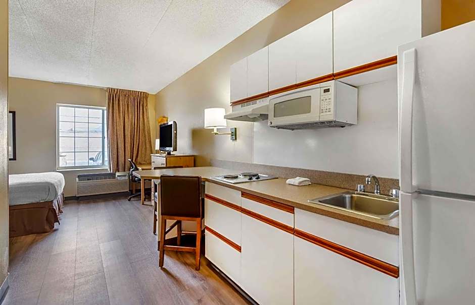 Extended Stay America Select Suites - Chicago - Lombard - Oakbrook