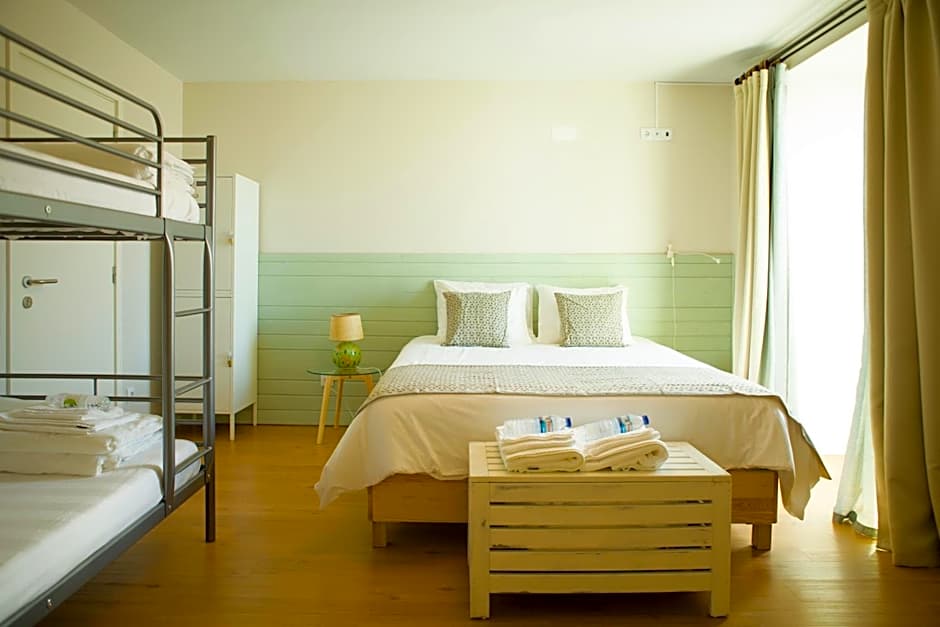 THE HOLY COW - Hostel & Suites