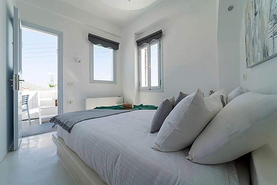 Santorita Suites