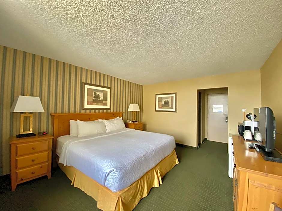Ramada by Wyndham Whitecourt