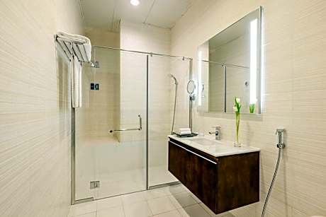 Superior One-Bedroom Apartment