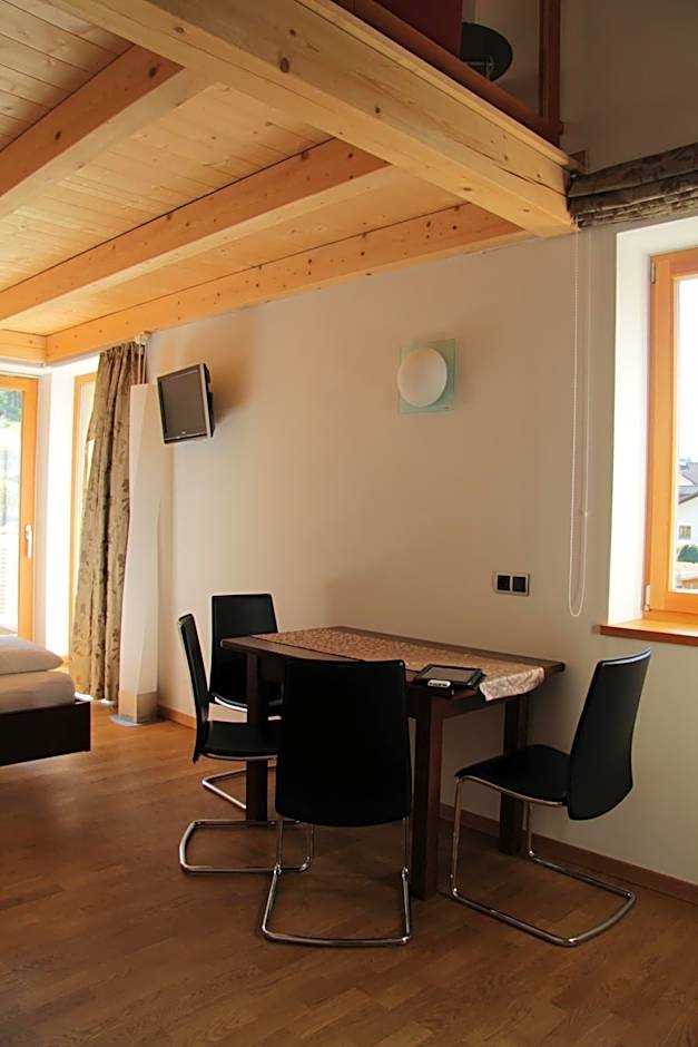 Garni - Hotel Am Burghuegel