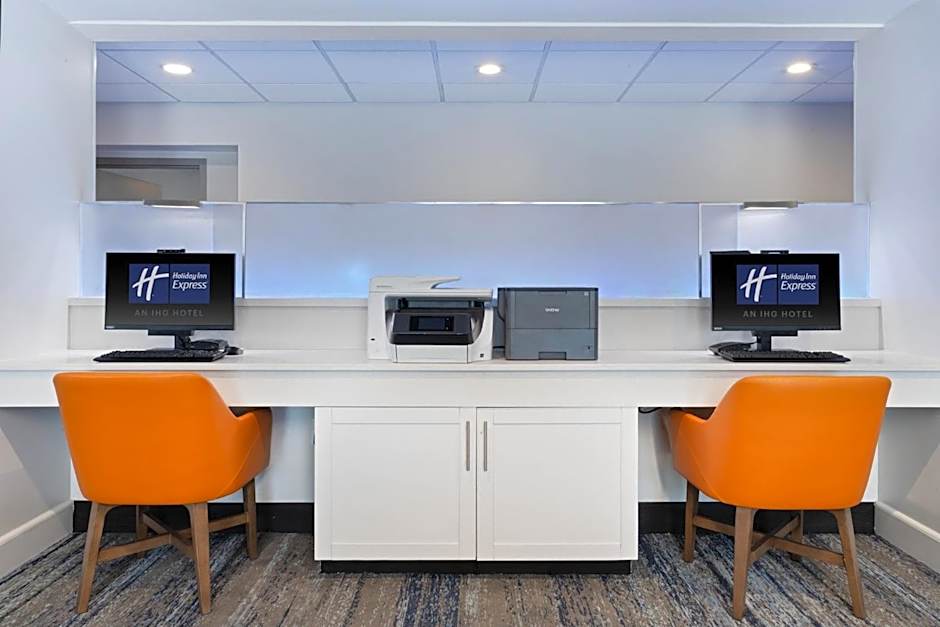 Holiday Inn Express & Suites Cincinnati Riverfront By IHG