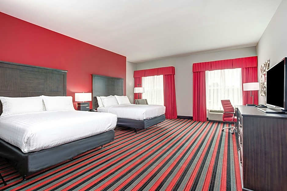 Holiday Inn & Suites Lafayette North by IHG