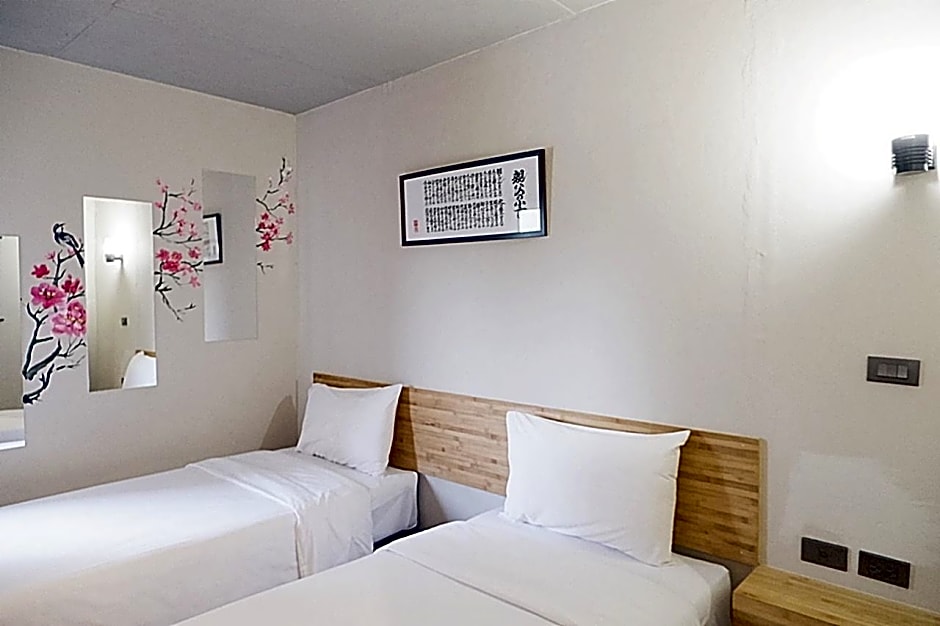 IZEN Budget Hotel & Residences (Plus)