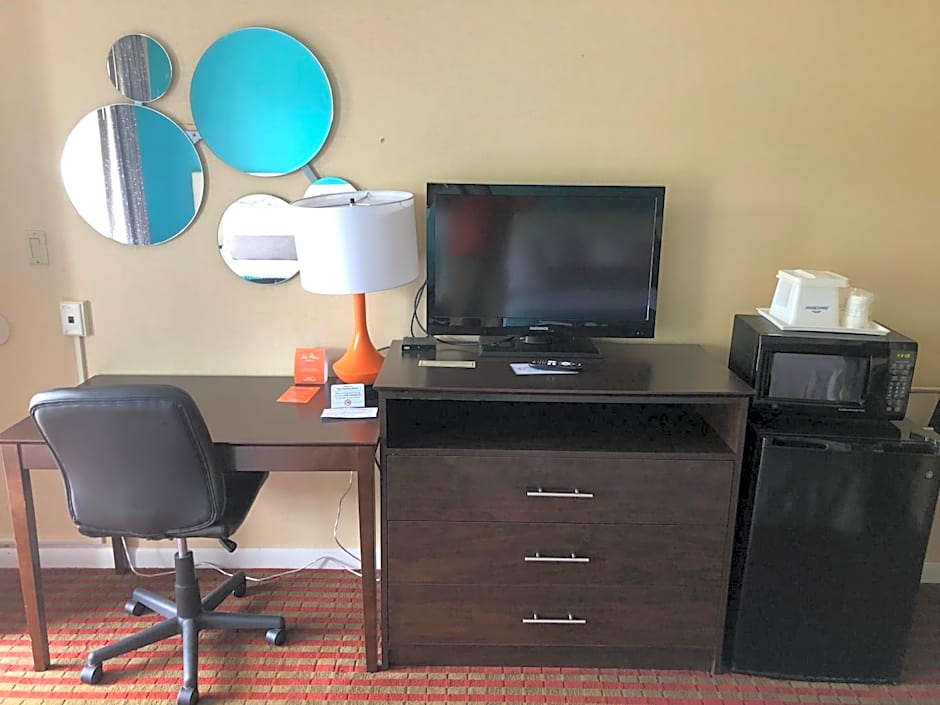 Howard Johnson by Wyndham Hartford South - Rocky Hill