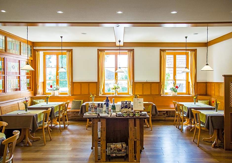 Land-gut-Hotel Landgasthof zur Rose